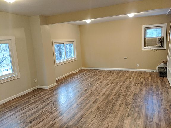 4th image of 14 Kendall Dr