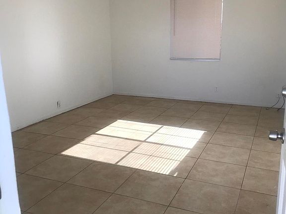 3rd image of 701 S Roosevelt St APT 211