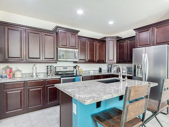 2nd image of 1709 E Cielo Azul Way