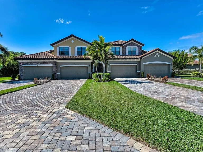 9512 Napoli Ln #101 — Photo 3