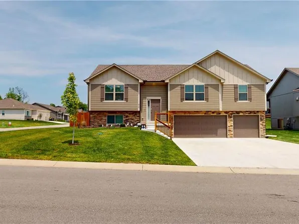 912 NW Lindenwood Dr, Grain Valley, MO 64029