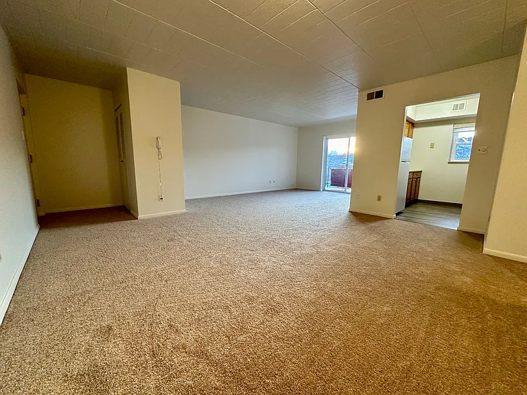 360 Maryland Ave — Photo 88