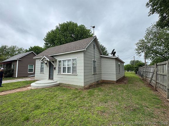 3rd image of 404 N Vine Ave