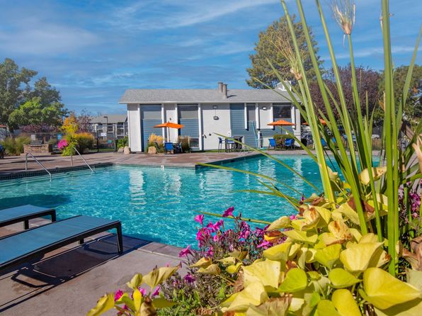135 W Plumtree Ln #21I