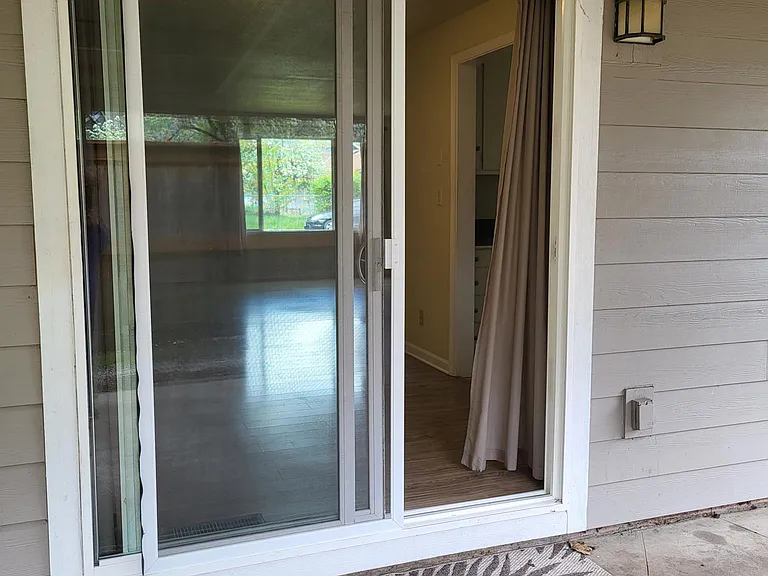 1585 Bogart Ln — Photo 18