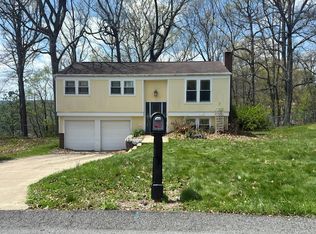 102 Colonial Dr, Sewickley, PA 15143