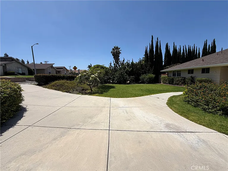 2680 N Canal St — Photo 3