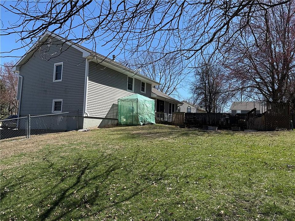 2nd image of 7924 NW 85th Ter