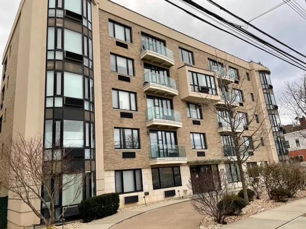 35-40 30th St #1C, Astoria, NY 11106