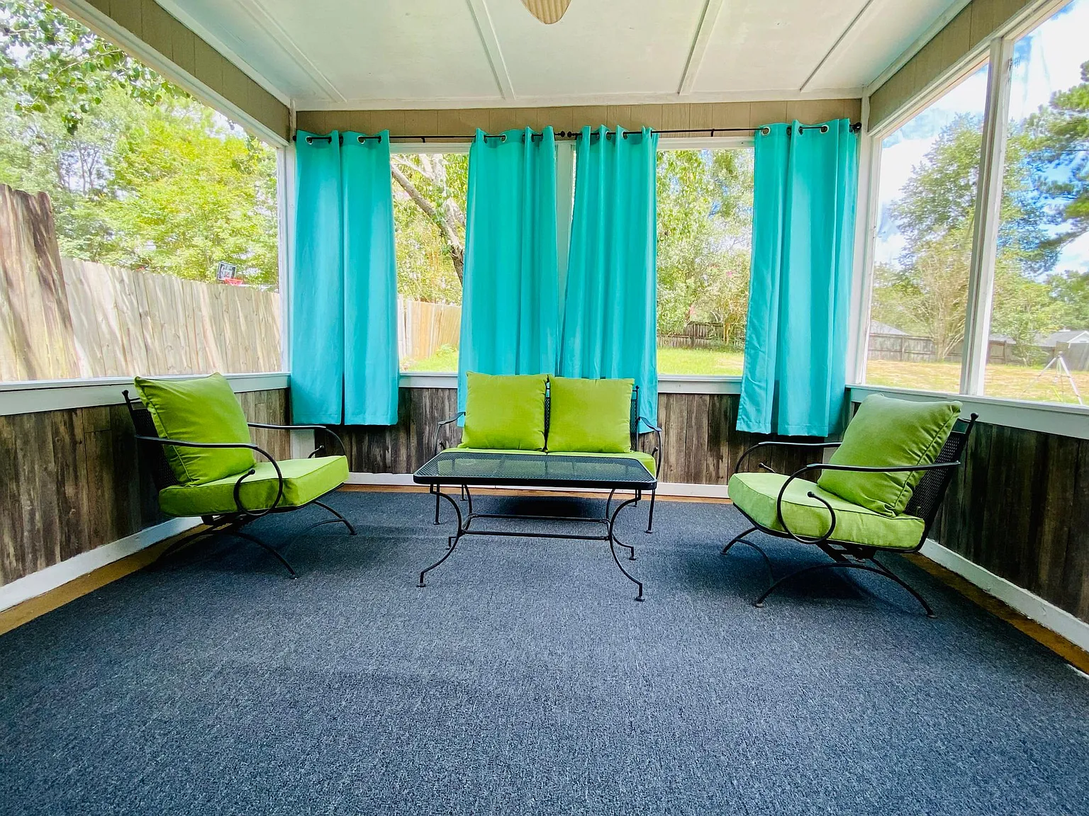 4 bed, 2439 sqft, $2,150 — Photo 2