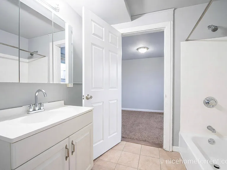 211 Front St #2 — Photo 3