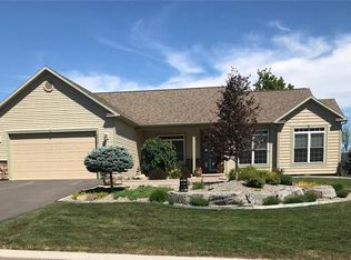8474 Newbury Pl, Clay, NY 13041