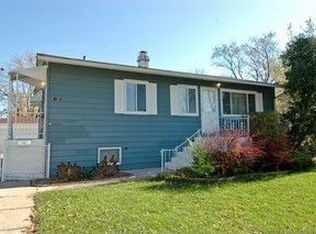 126 McCabe Dr, Streamwood, IL 60107