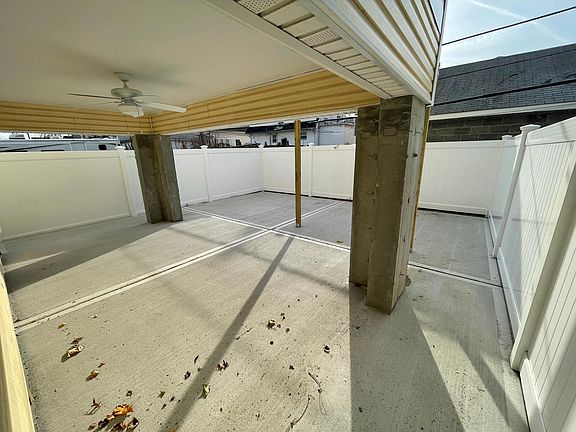 5th image of 118 E Pine St