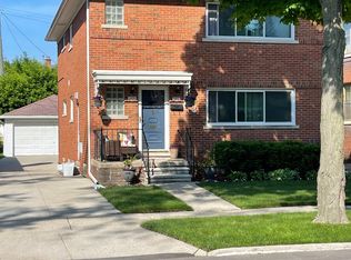 1435 Somerset Ave, Grosse Pointe, MI 48230