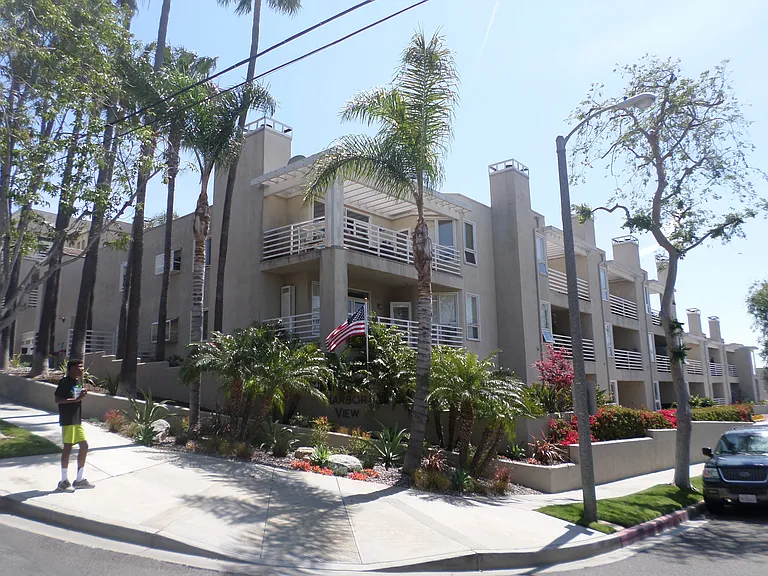 2602 E 20th St #205 — Photo 1