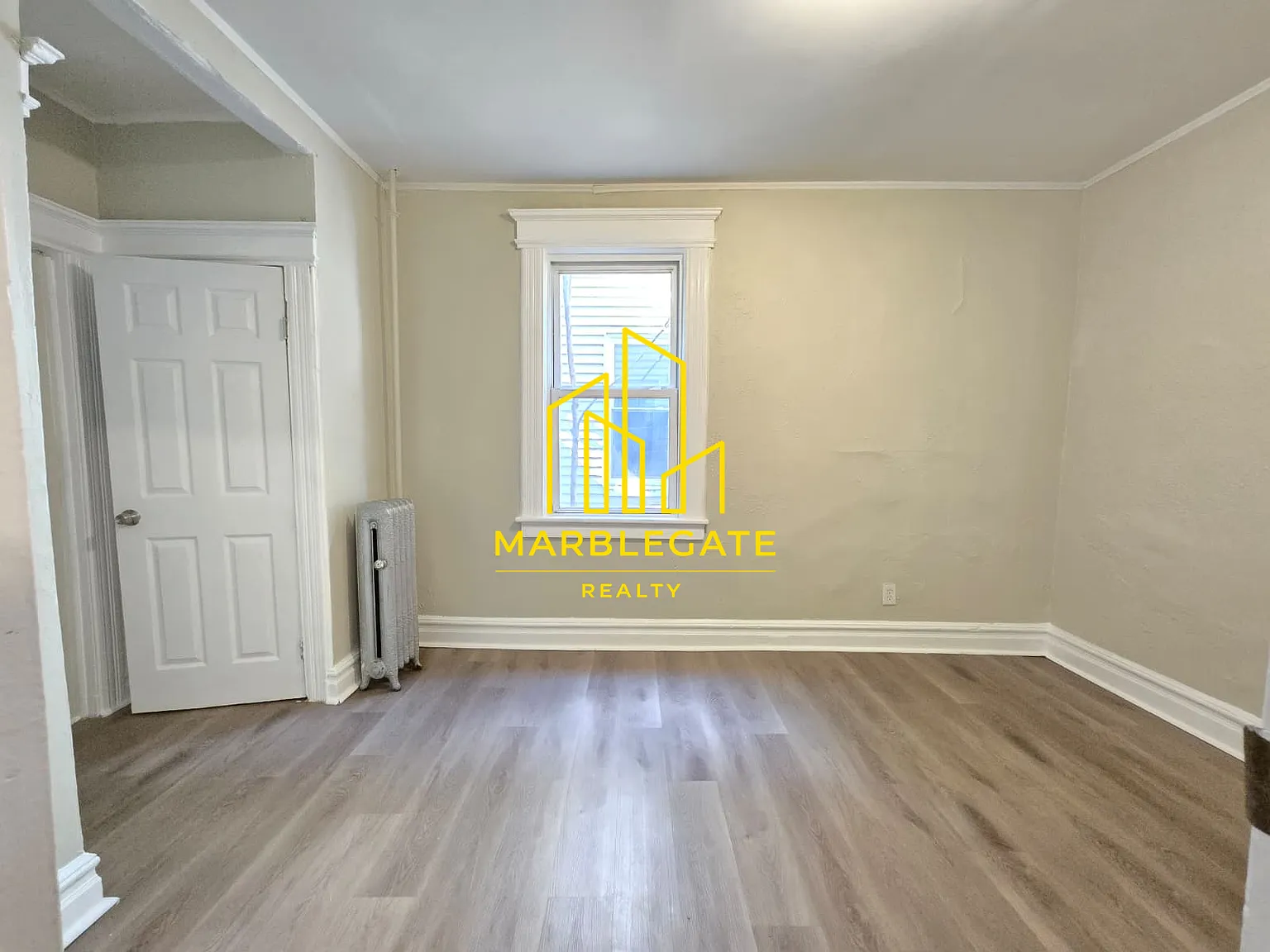3 bed, 1050 sqft, $1,950 — Photo 4