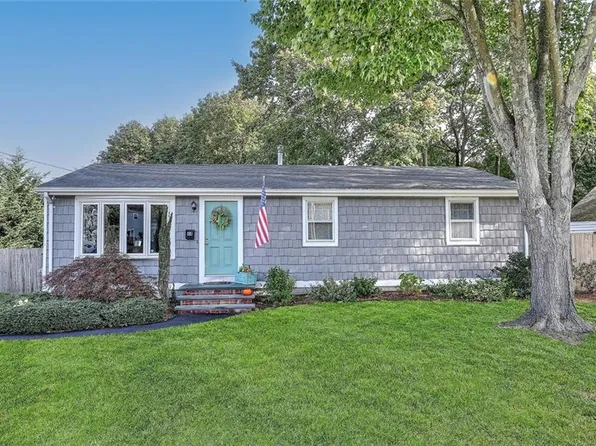 44 Burke St, Riverside, RI 02915