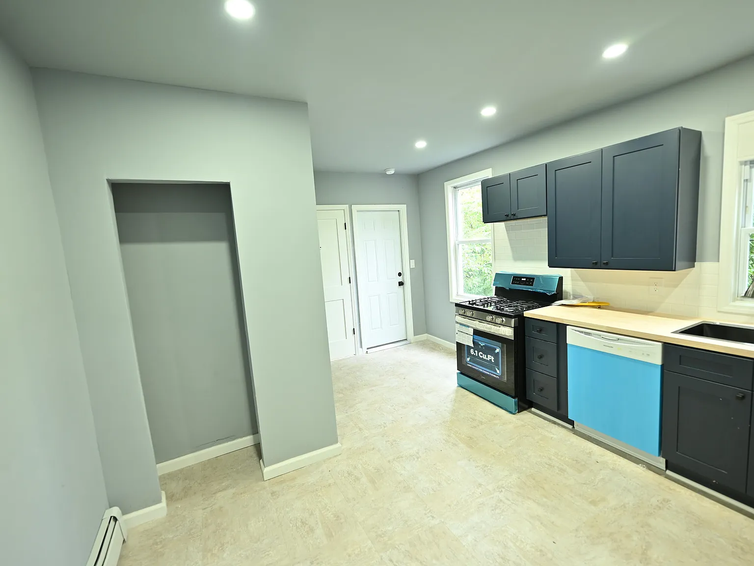 2 bed, 1250 sqft, $1,800 — Photo 3