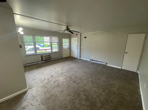 55 Gill Ln, Iselin, NJ