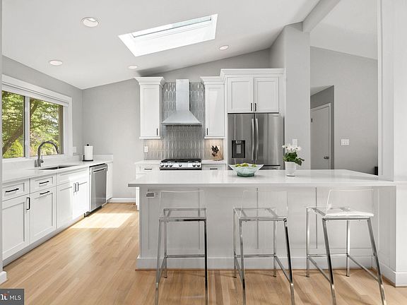 2nd image of 6505 Randall Pl