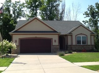 15134 Woodsong Dr, Middlefield, OH 44062