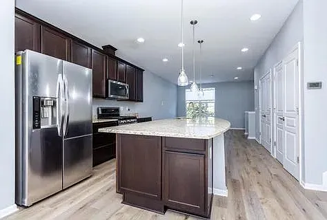 951 Barclay Cir — Photo 8