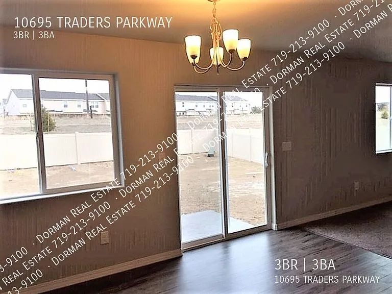 10695 Traders Pkwy — Photo 7
