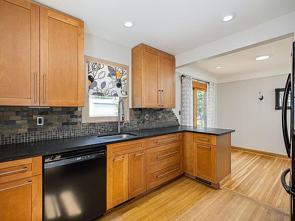 4th image of 5624 40th Ave S