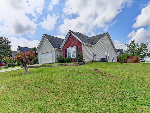 2nd image of 2685 Kentshire Way