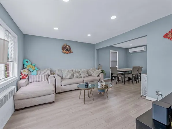 (undisclosed Address), New Hyde Park, NY 11040