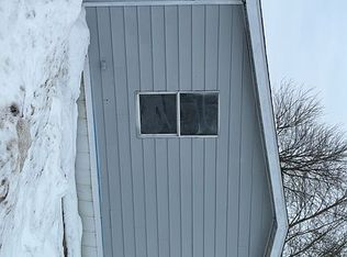 907 Sycamore Dr, Niagara Falls, NY 14304