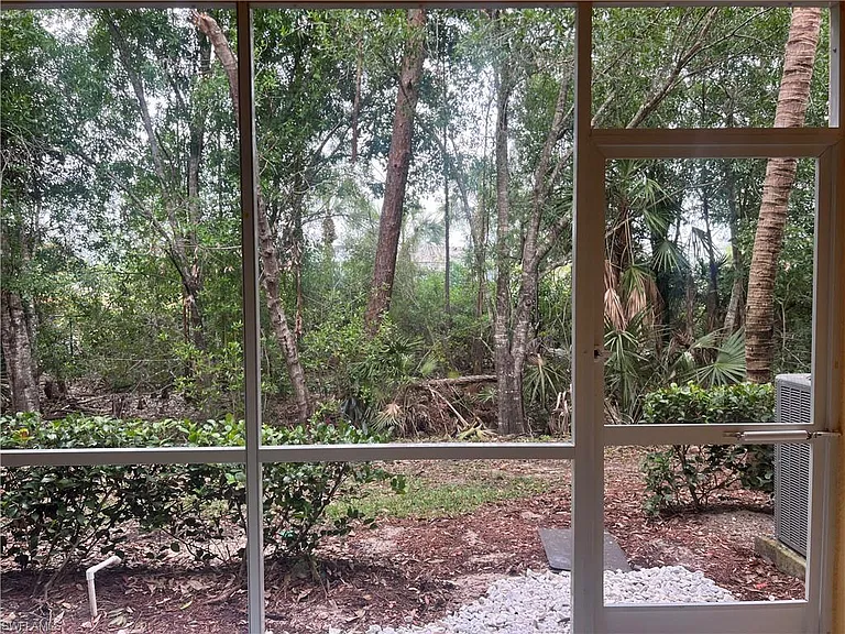 10300 Via Colomba Cir — Photo 27