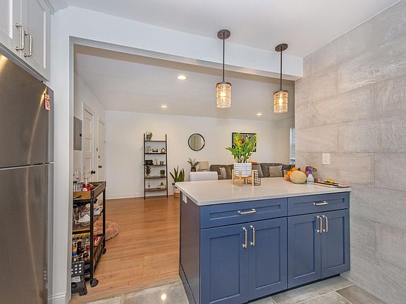3rd image of 380 Claremont Ave APT 5