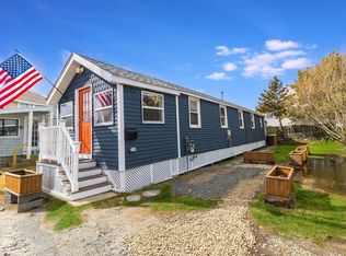 8 Moreland Ave, Hull, MA 02045