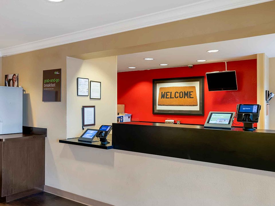Lobby and Guest Check-in