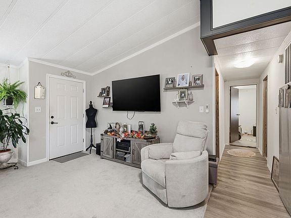 3rd image of 658 S 57th St Space 72