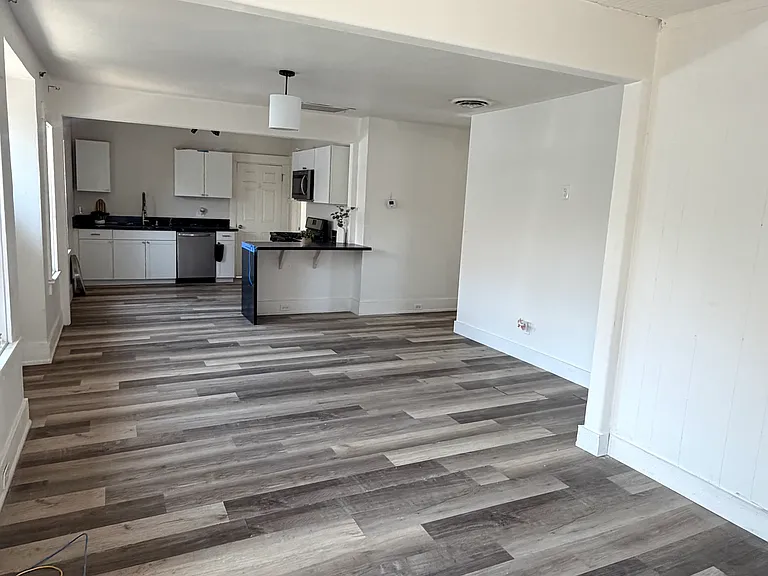 1711 Cherry St — Photo 12