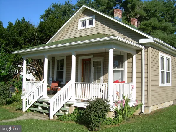 13 Virginia Ave, Boyce, VA 22620