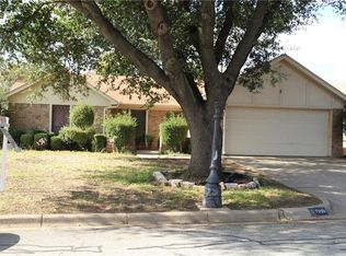 7920 Gladewater Dr, Fort Worth, TX 76134