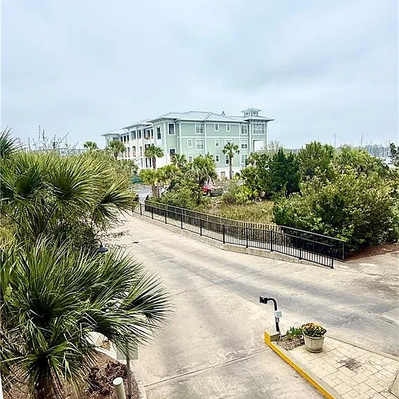 1 Marina Dr — Photo 7