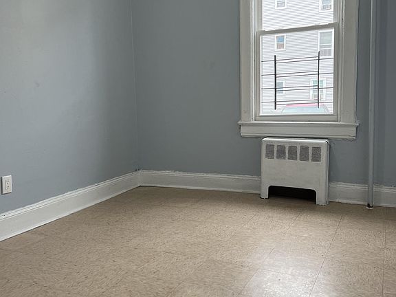 4th image of 59 Van Cortlandt Park Ave #1N