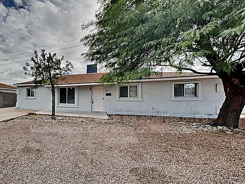3129 W Montebello Ave Photo 1