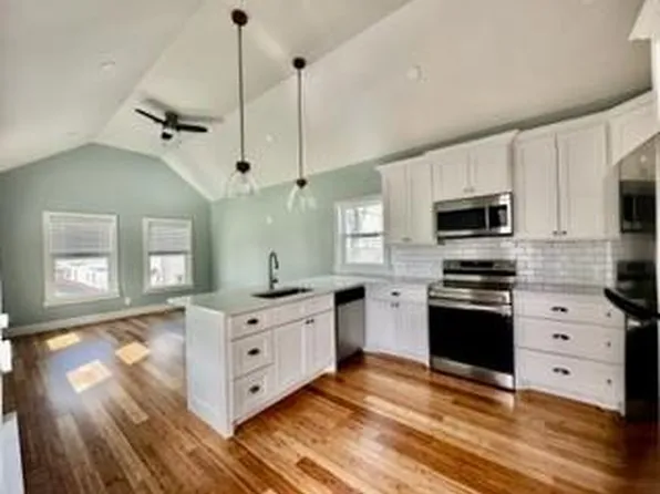 1323 25th St, Galveston, TX 77550