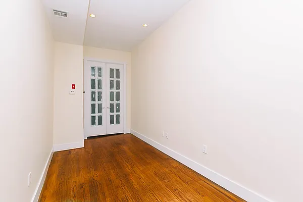Rented by Nooklyn NYC LLC | media 13