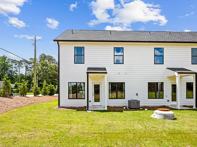 205 Starr Cir — Photo 30