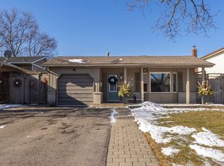 26 Royal Orchard Cres, Saint Catharines, ON L2N 4E9