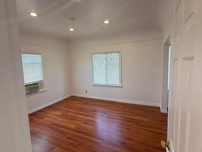 1010 Allen Ave #C — Photo 7