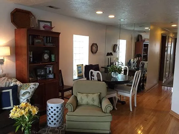 5714 Howe Street — Photo 3
