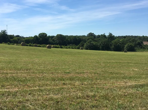900 Magness Rd, Smithville, TN 37166